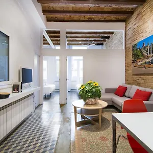 https://happy-people-plaza-espana-apartments.topbarcelonahotels.com
